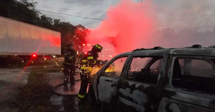 Multiple vehicles engulfed in flames in Citrus County