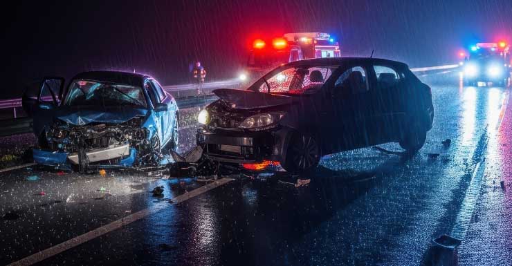 Officer injured after driver cuts across lanes for parking spot in Palm Beach