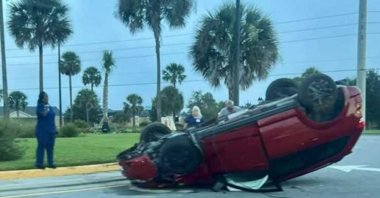 Driver injured after flipping vehicle in roundabout in The Villages