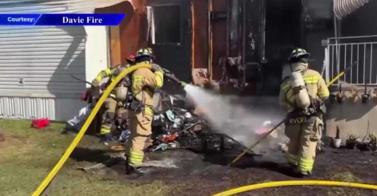 Mobile home in Davie bursts into flames; no injuries reported