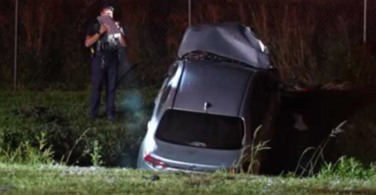 Vehicle crashes through a gate and into a retention pond in Fort Myers