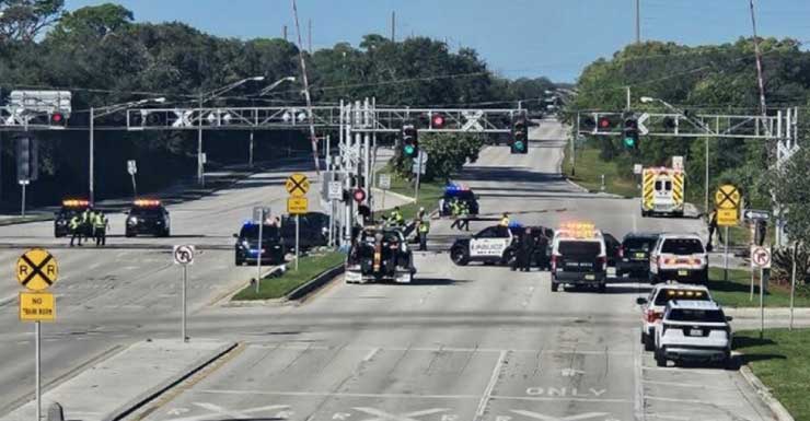 Vehicle versus train crash shuts down Palmetto Park Road in Boca Raton