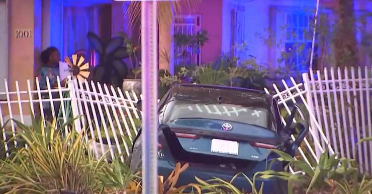 4 hospitalized after cars crash into front yard of North Miami