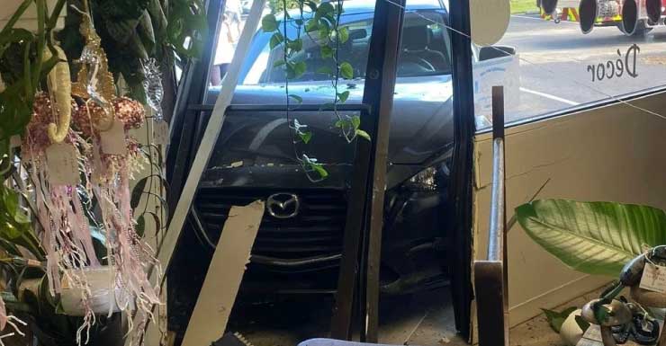 82-year-old drives through Jensen Beach storefront, no injuries reported