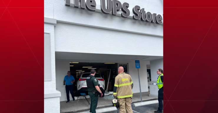 Car crashes into UPS Store in Lee County