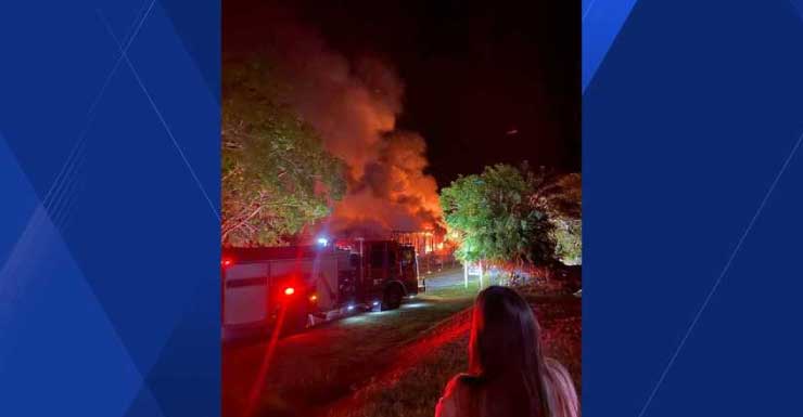 Fire guts Chokoloskee mobile home, leaving residents homeless ahead of Christmas