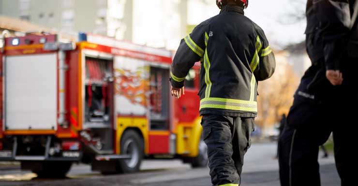 NW Miami-Dade apartment building evacuated after fire ignites; no injuries reported