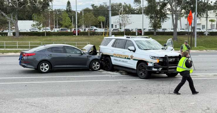 Pinellas County deputy, driver injured in crash on US-19