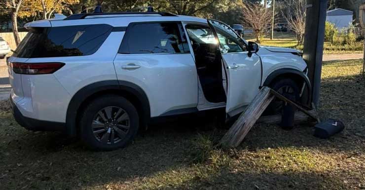 Stolen vehicle crash in Escambia County leads to multiple arrests, deputies on scene
