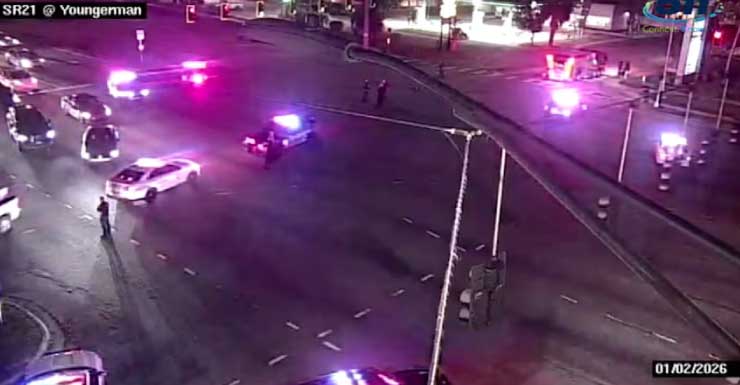 1 person seriously injured in crash on Blanding Blvd. at Youngerman Circle