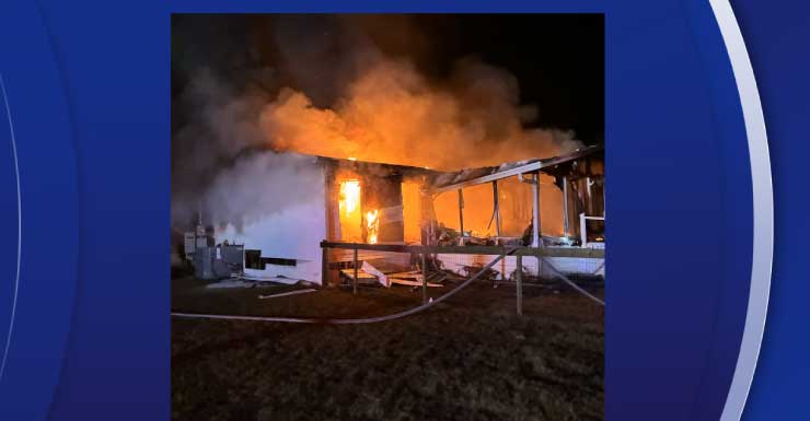 2 people hospitalized after fire engulfs Dunnellon mobile home