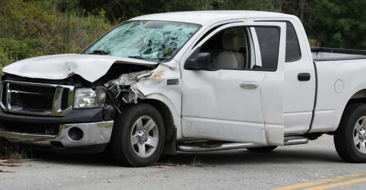 26-year-old pickup truck driver ejected in deadly crash on Southern Blvd.