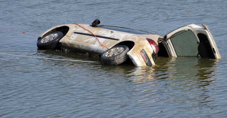 70-year-old man dies after crashing into pond on New Year's Eve in Charlotte County