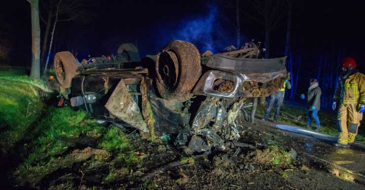 Man dies after truck overturns, crashes in Volusia County