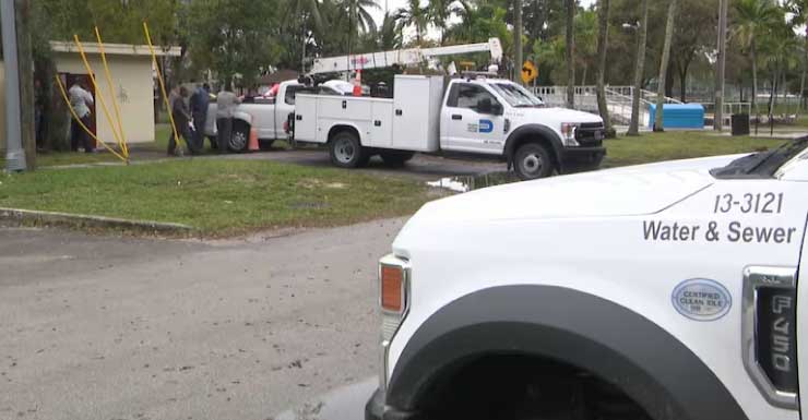 Worker hurt after falling into hole at North Miami Beach lift station