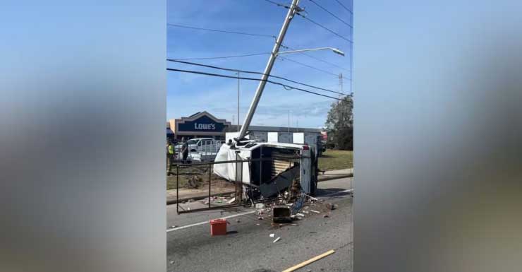 Car crashes into power line pole in Okaloosa County