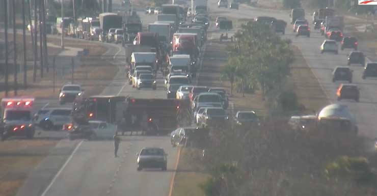 Crash on Diplomat and North Cleveland shuts down southbound lanes