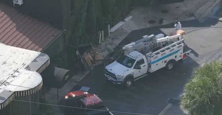 FLFR: Driver crashes vehicle into valet stand outside popular Fort Lauderdale restaurant, breaks gas line