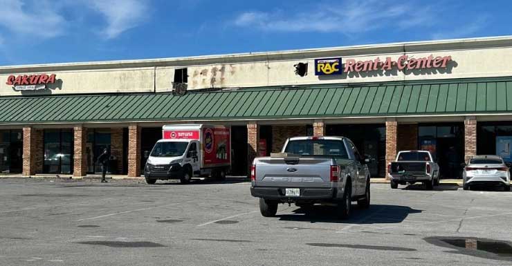 Fort Walton Beach plaza fire destroys Rent-A-Center, leaves nearby shops damaged
