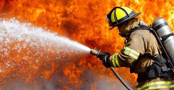 Man dies in Mandarin house fire