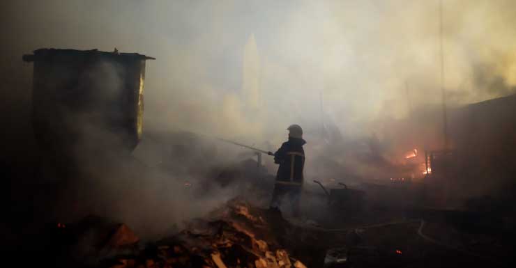 3 displaced after fire erupts at mobile home park in Hallandale Beach