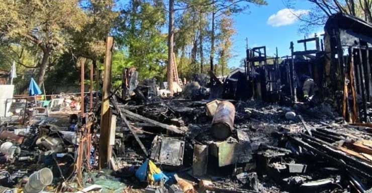 Firefighters knock down early morning house fire in Villa Tasso