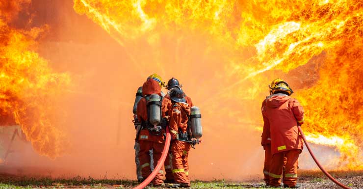 Home ablaze after 2 cars erupt in flames in Miami Gardens driveway; no injuries reported