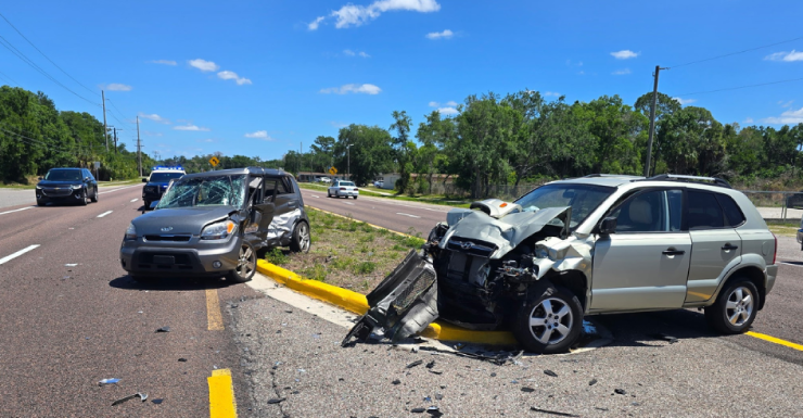 Apollo Beach driver dies after vehicle overturns on US-41: FHP