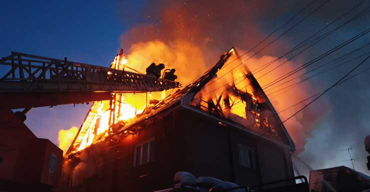 Crews investigate fire along Tilbor Circle in Fort Myers