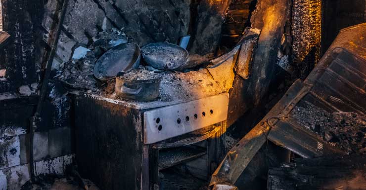 Man suffers burns after apartment fire in Oakland Park