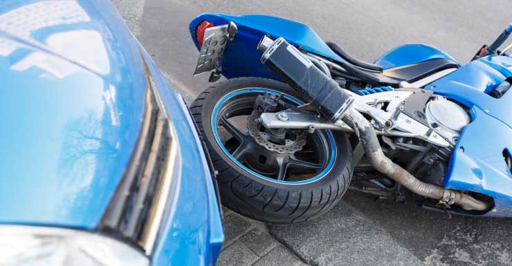 Motorcyclist dead after losing control and striking tree in Hollywood