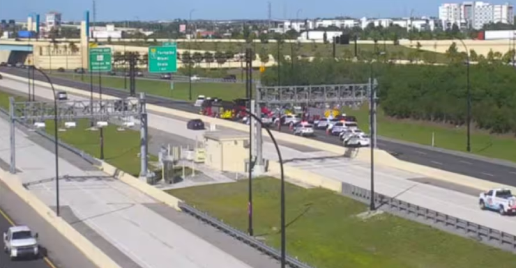 Rollover crash shuts down I-4 East near Kirkman Road