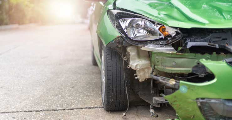 Woman escapes Jeep after crashing into pond off I-4, FHP says