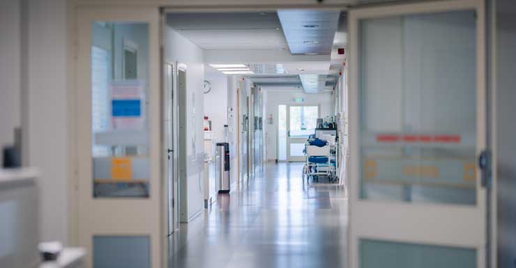 48-year-old Pensacola man dies after car crashes near ER in HCA Florida West Hospital lot