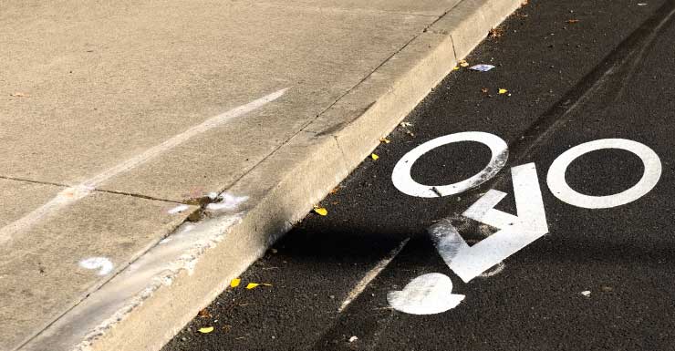 7 bicyclists struck by truck in Volusia County crash, FHP says