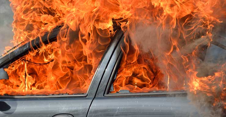 Car catches fire in plaza parking lot on ﻿﻿Alico Mission Way in Lee County