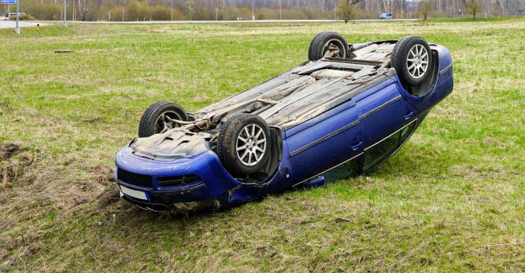 Overturned vehicle crash slows I-75 Wednesday morning