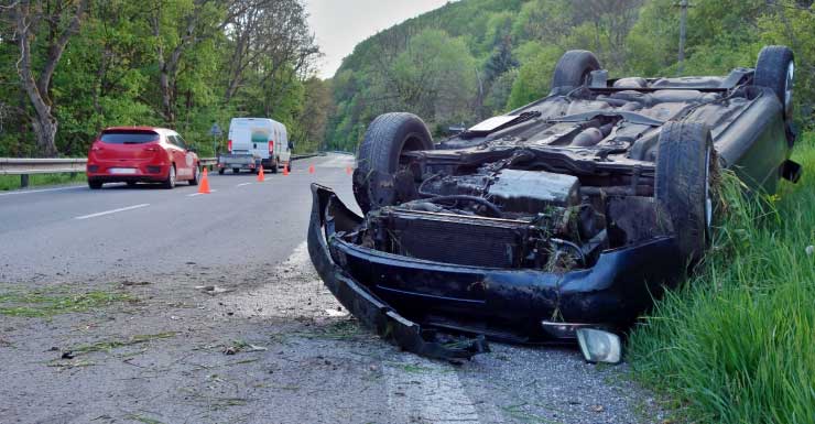 Rollover crash causes major I-75 backup Tuesday morning