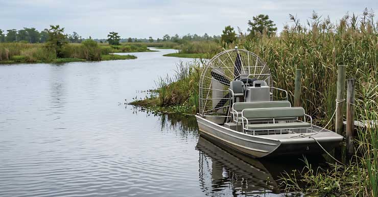 3 dead after airboat capsizes near Kissimmee River in Highlands County
