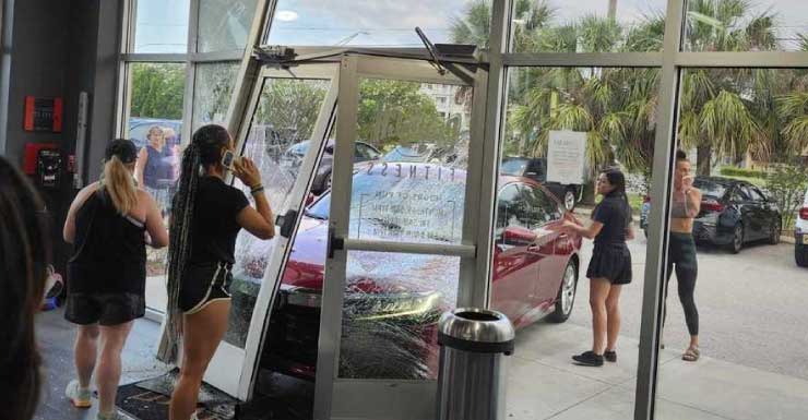 Car crashes into front doors of Cape Coral gym; no injuries reported