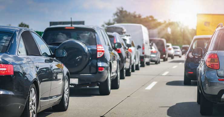Drivers stuck in delays on I-75 with major crash Monday morning