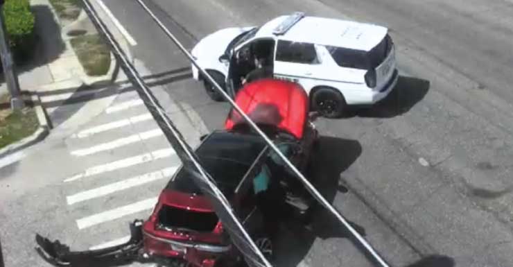 Lanes closed after crash on Tamiami trail in Sarasota