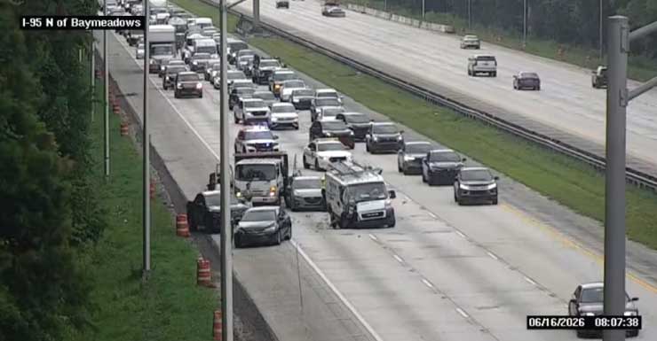 Traffic Alert: Multi-car crash blocking 2 lanes of I-95 North at Baymeadows Road