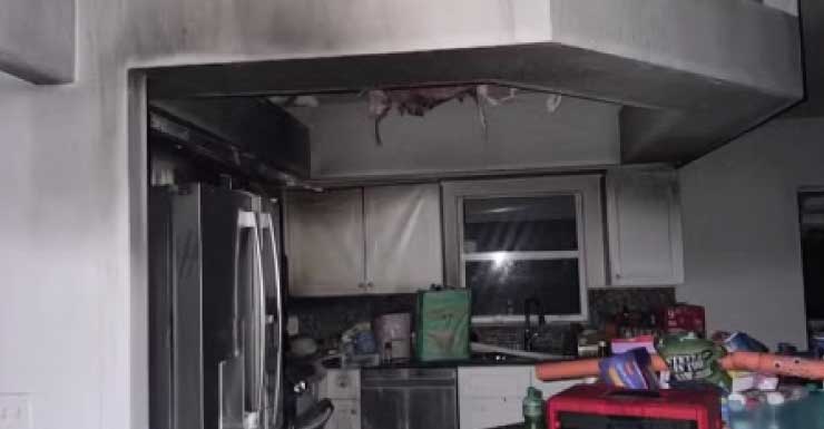 Cape Coral firefighters respond to back-to-back house fires Sunday night