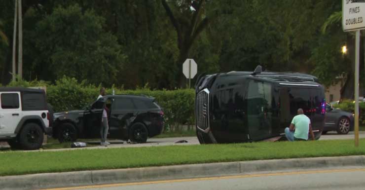 Drivers crash on Hallandale Beach Boulevard in Pembroke Park