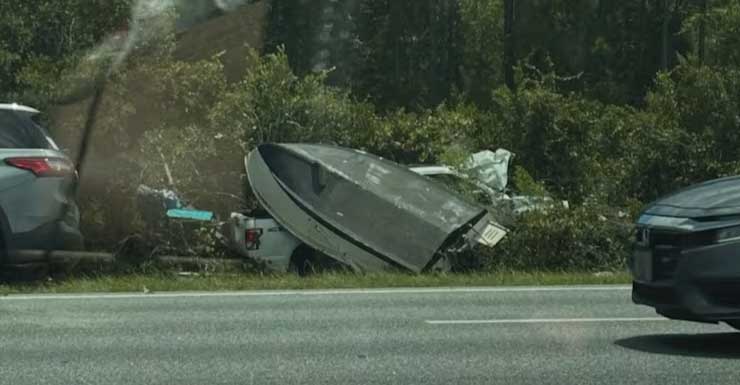 Off-duty firefighter, bystanders rescue people when vehicle ends up in retention pond after crash in St. Johns County