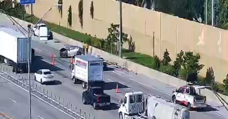 Southbound I-95 crash in Boca Raton closes two lanes, causes morning delays