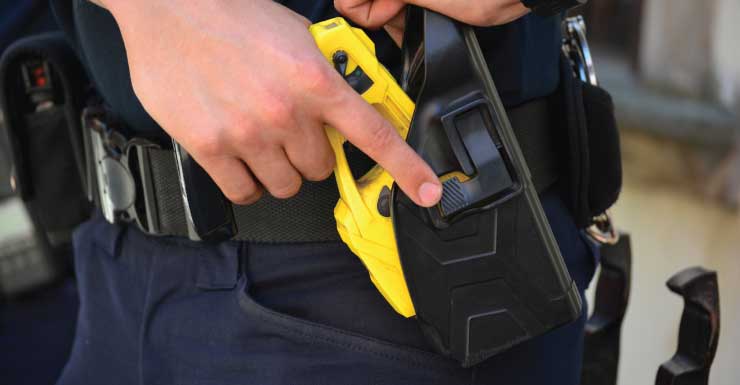 Tampa man runs from traffic stop, ends up tased