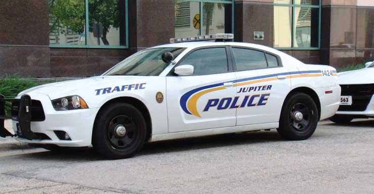 Two injured in early morning crash at Jupiter intersection