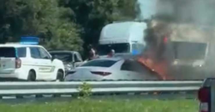 Vehicle fire shuts down I-75 northbound near Fruitville Road during PM rush